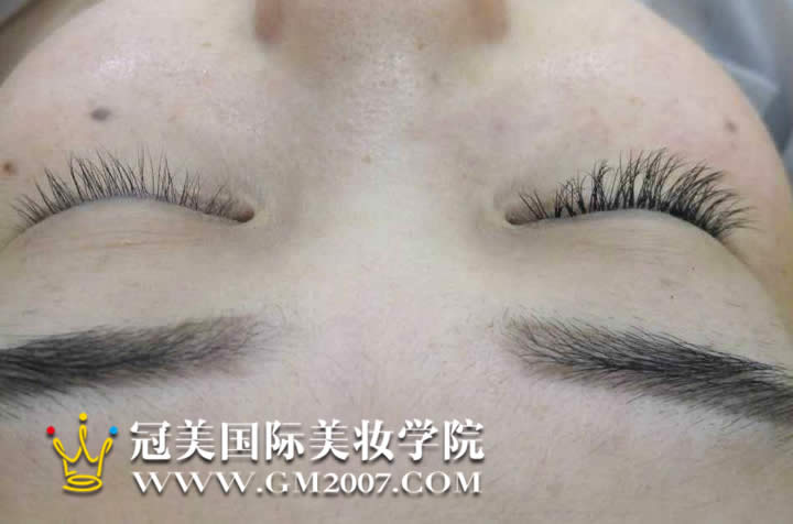 学员嫁接睫毛作品左右对比